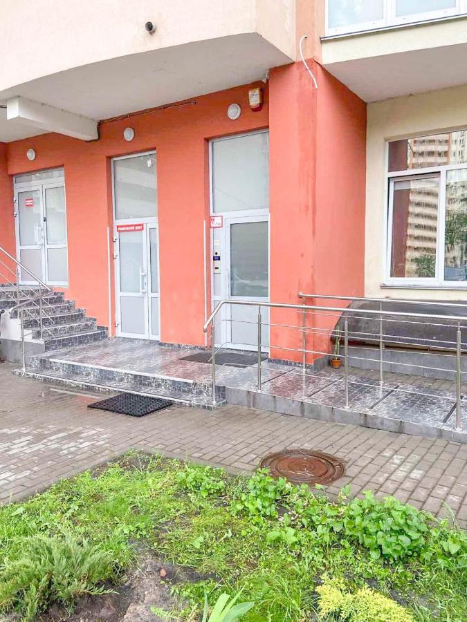 Large 2 Room Apartment With A Beautiful View 2 Min Metro Chernigivska Киев Экстерьер фото