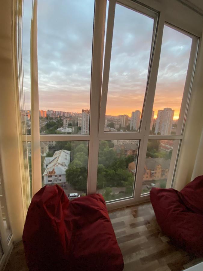 Large 2 Room Apartment With A Beautiful View 2 Min Metro Chernigivska Киев Экстерьер фото