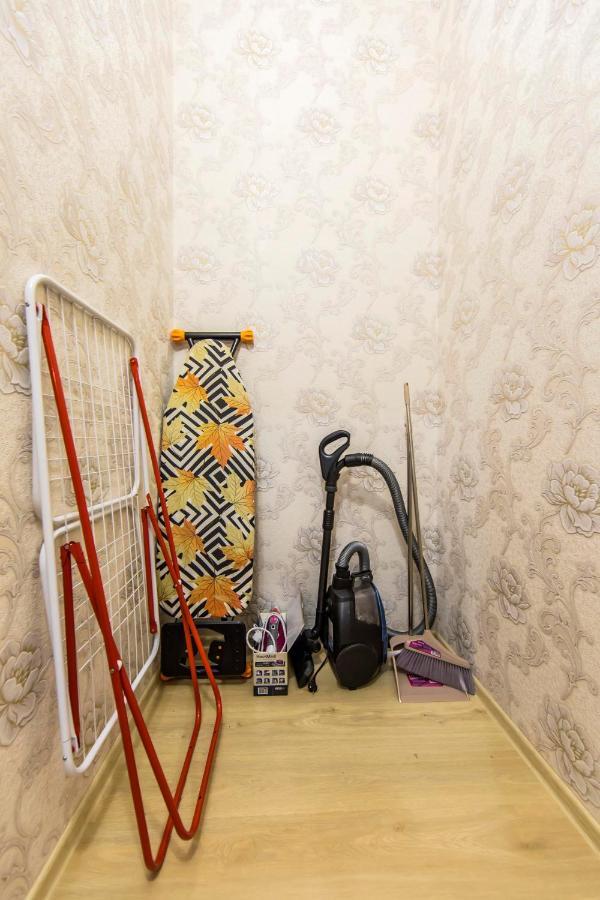 Large 2 Room Apartment With A Beautiful View 2 Min Metro Chernigivska Киев Экстерьер фото