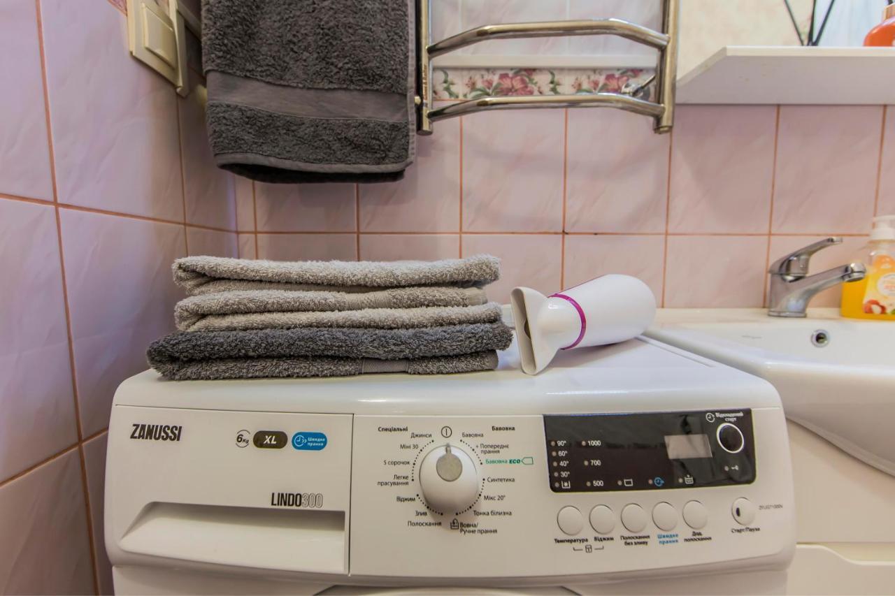 Large 2 Room Apartment With A Beautiful View 2 Min Metro Chernigivska Киев Экстерьер фото