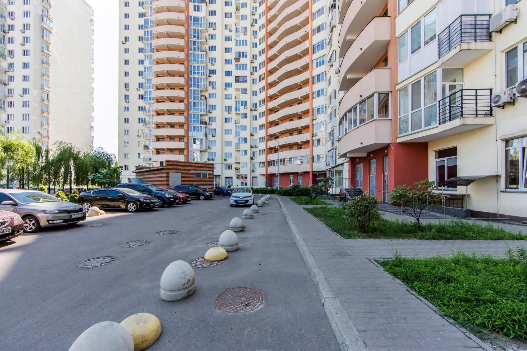 Large 2 Room Apartment With A Beautiful View 2 Min Metro Chernigivska Киев Экстерьер фото